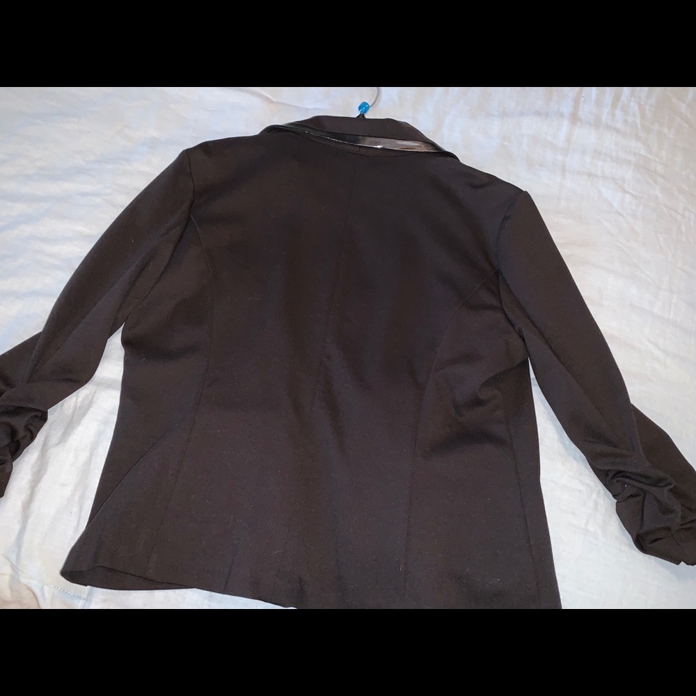 Black blazer - Picture 4 of 4